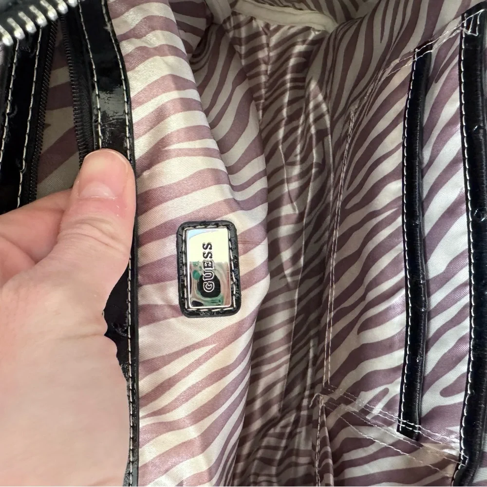 Vintage GUESS Y2K 90’s Black Women's Satchel Bag - Ostrich Pattern